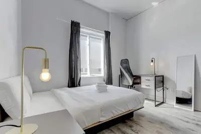 Image de Sophisticated 4-Bedroom Retreat in Griffintown