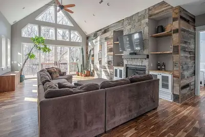 Image de Peaceful Mountainbrook SouthPark Haven | Creekside