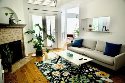 Image de Charming Bright Airy Retreat Near All Attractions