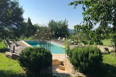 Image de Maison de campagne 'La Colle En Provence Main House' avec vue montagne, piscine privée et Wi-Fi