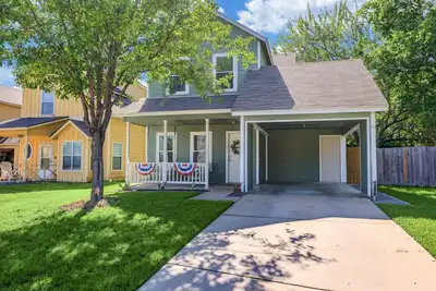 Image de Walk To Dtown Georgetown, Dining, Shopping, Parks & Trails