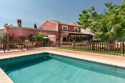 Image de Maison rurale 'Cortijo La Jimena' avec vue sur la montagne, piscine privée et Wi-Fi
