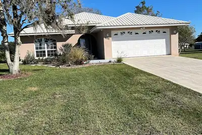 Cozy Sebring Raceway Retreat