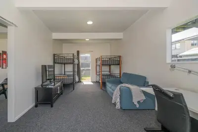 Image de Hosts on the Coast Surf & Wine