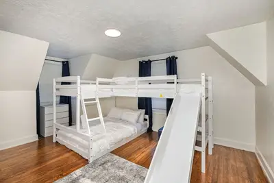 Image de Lilly's Cottage-Minutes to the Ark! ! Newly Updated! Sleeps 7!