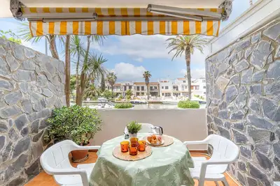 Image de Appartement avec parking et vue sur le canal