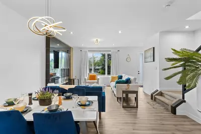 Image de ⭐Luxurious Downtown Duplex⭐ Magnificent ⭐Stylish ⭐Modern ⭐Sleeps 7