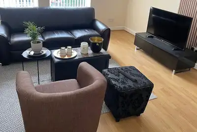 Image de 2-Bed Apartment - Sleeps 4 - Street Parking - WiFi