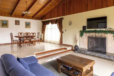 Image de Espaciosa Casa Familiar Cerca de San José: 4 Dormitorios, Oficina, Bbq y Otros