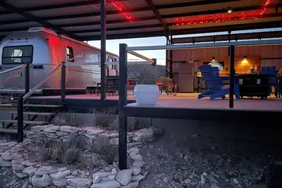Image de Big Bend StarGazer Plus: 2 Retro Airstreams for 4