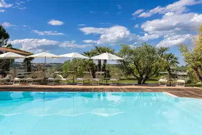Image de Spacious villa with pool and tennis court, just 15 minutes from the sea