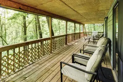 Image de Cozy Franklin Retreat w/ Deck - 5 Mi to Downtown!