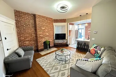 Image de Big Brick 2 Bedroom apartment in Victorian Village