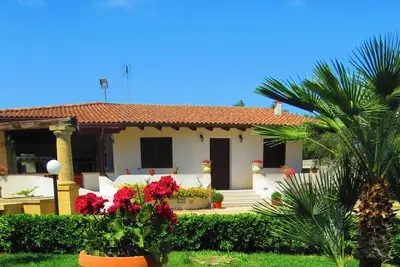 Image de Homerez - Appart. Ă Parabita avec jardin