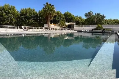 Image de Homerez - Bungalow charmant à Agde avec piscine partagée