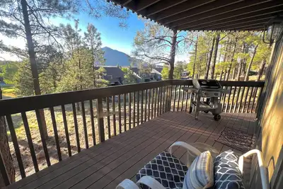 Image de Tranquil Retreat In the Pines w/Mountain Views! Updated 1 Bed 1 Bath