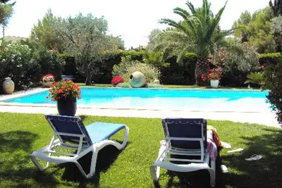 Image de Homerez - Maison chaleureuse à Orange avec piscine privée