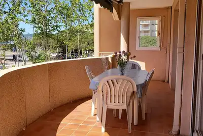 Image de Fréjus-Plage, 110m2, 3 chambres, 6 personnes, face mer, clim et garage double