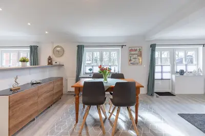 Image de Unsere Exklusiv Eingerichtete Ferienwohnung \"kommodig Veer\" in Hockensbüll bei H