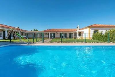 Image de Homerez - Villa spacieuse avec piscine privée à Grândola