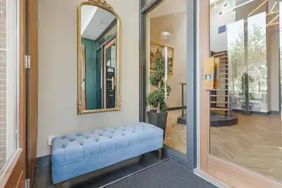 Image de High-end boutique apartment near city center!