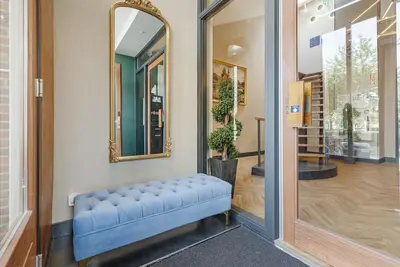 Image de High-end boutique apartment near city center!