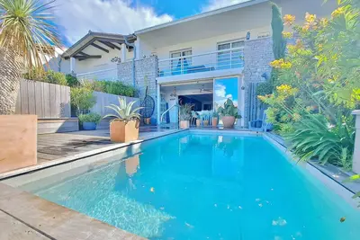 Image de Marina avec piscine, spa, solarium, ponton sur l'Ile Saint Martin au Cap d'Agde