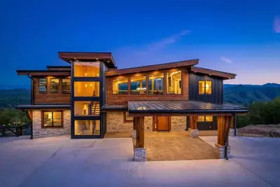 Image de Luxury 5br Mountain Lodge • Hot Tub & Views