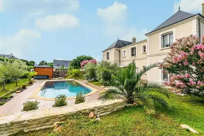 Image de Homerez - Villa raffinée à Saint-Cyr-sur-Loire avec piscine privée