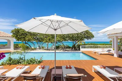 Image de Riviera in Terres Basses by Personal Villas - Overlooking the Beach