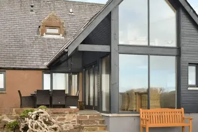 Image de A 3-bedroom beach front house with spectacular views across the Dornoch First.