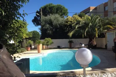 Homerez - Villa élégante avec piscine privée à Le Cannet