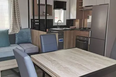 Image de Homerez - Bungalow confortable à Vias avec piscine partagée