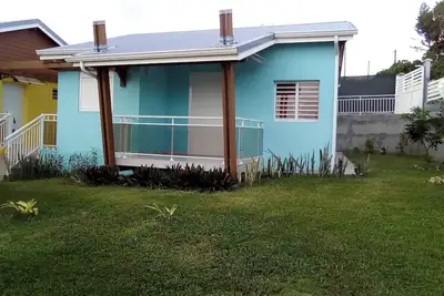 Image de Homerez - Bungalow charmant à Sainte-Anne avec jardin