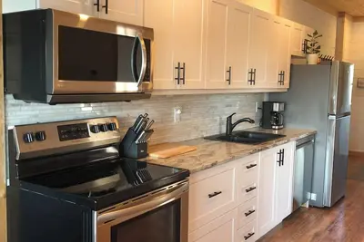 Image de Spectacular Lake Manitouwabing Water Front Cottage