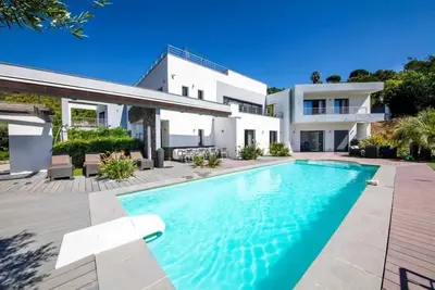 Image de Homerez - Villa Luxueuse à Cavalaire-sur-Mer avec Piscine
