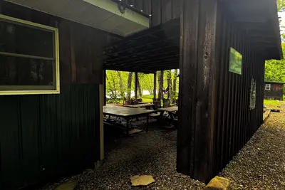 Image de Riverside Retreat on 425' of Allegheny River frontage with large, flat area