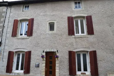 Image de Jolie Petite Maison village classé avec ruine d un chateau et très belle église