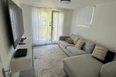 Image de Antonio’s house. One bedroom apartment in London. 8-10mins walk to the station