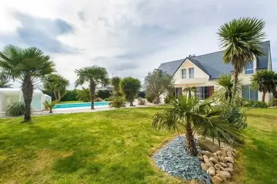 Image de Homerez - Villa spacieuse Ă Plouharnel avec piscine et jacuzzi