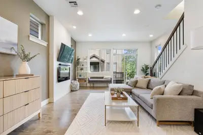 Image de Modern Home: 2br, Office, 2. 5 Bath Retreat