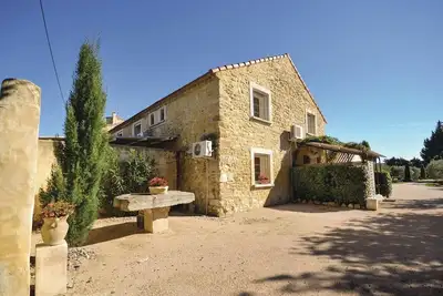 Image de Homerez - Maison accueillante à Monteux avec piscine partagée