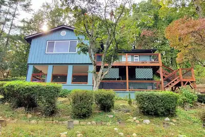 Image de Lake Blue Ridge \n10 minutes to downtown\nEnjoy year-round mountain and lake views