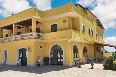 Image de Homerez - Bungalow charmant à Lizzano avec piscine partagée