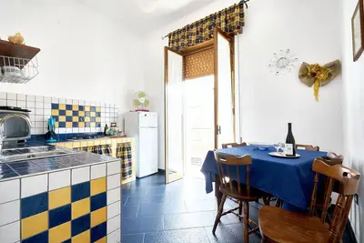 Homerez - Maison confortable avec vue mer à Avola