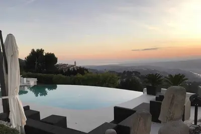 Image de Homerez - Maison charmante à Aspremont avec piscine privative