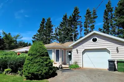 Image de Beautiful and spacious \"home away from home\" for amazing summer fun & relaxation