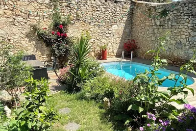 Image de Homerez - Villa conviviale à Cournonsec avec piscine privée