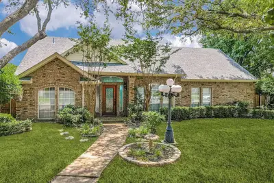 Image de Large Home 3Beds + 1 Studio with 2. 5 Bath, New Renovation Nicely One Story Home