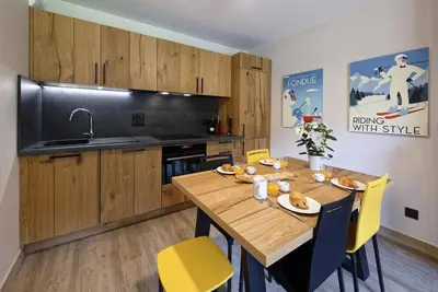 Image de Piscine, sauna, hammam, terrasse, balcon, télévision, casier à ski, 68-72m², Samoëns